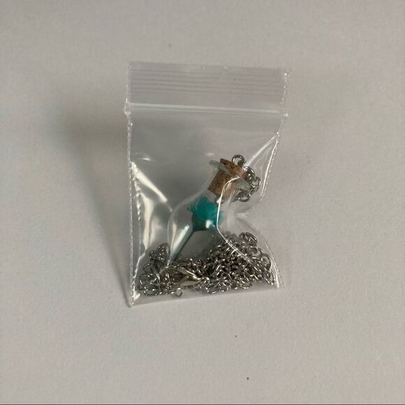 𝅺BLUE Dried Flower Glass Bottle Necklace - Picture 6 of 7